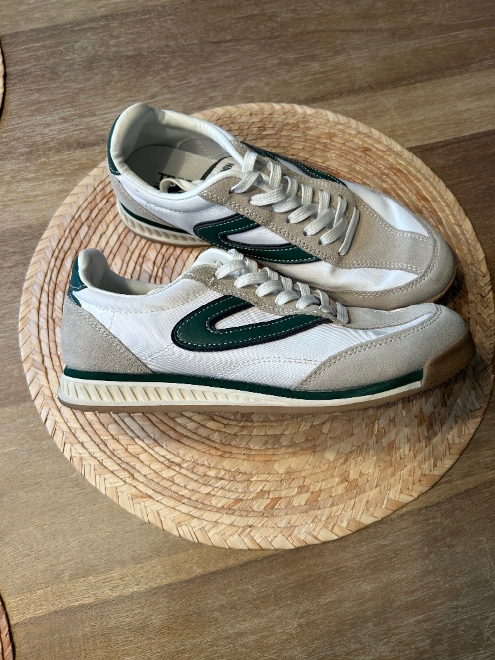 TRETORN GREEN AND WHITE RAWLINS KRISTINE LOW-TOP SNEAKERS - SIZE 7